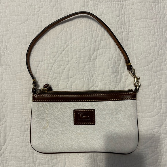 SOLD Dooney & Bourke Large Slim Wristlet - Picture 1 of 4